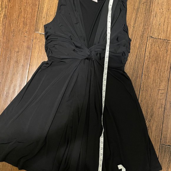 Venus - mini black dress - size medium - Picture 10 of 11